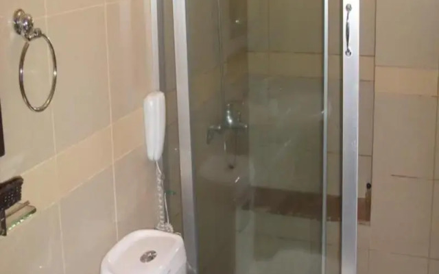 Y Van Hotel