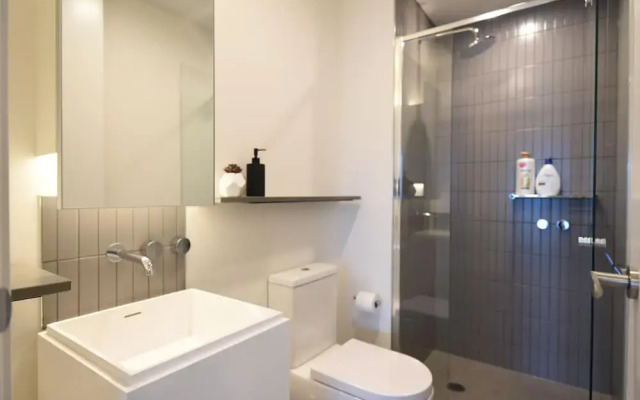 HFN Crown Shadow Play Apartment