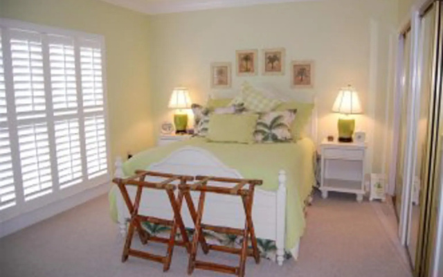 516 A Drive Away 3 Br villa by RedAwning