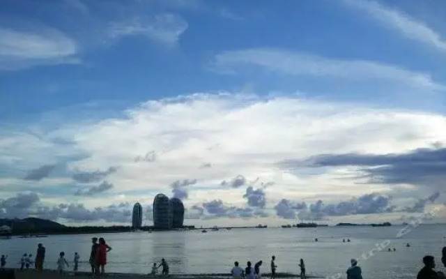 Home Inn Sanya Jiefang Road Number Three Mingzhu Plaza