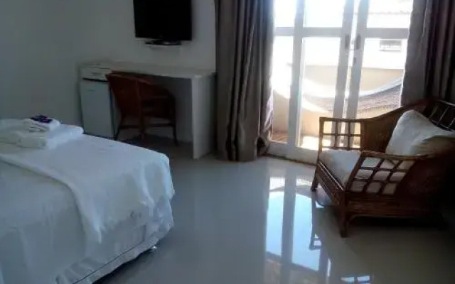 Casarão Da Ferradura B&B