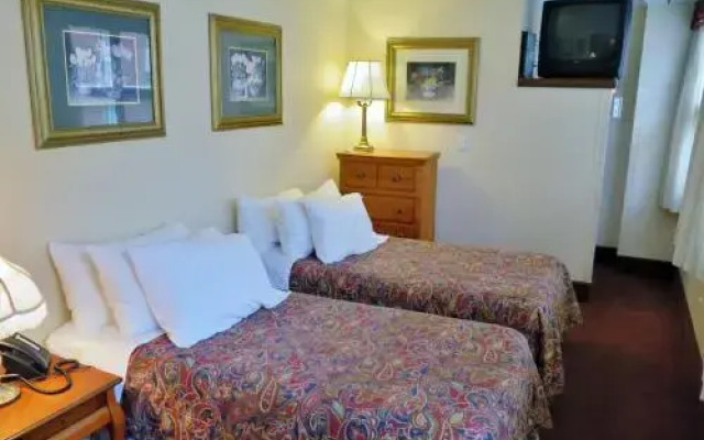 Madison Manor B&B and Pub