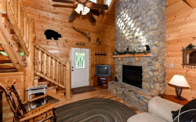 Crestview - 2 Br home by RedAwning