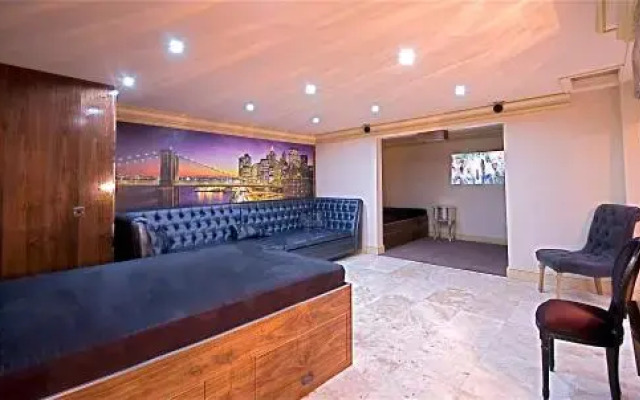 Signature Living Bold Street