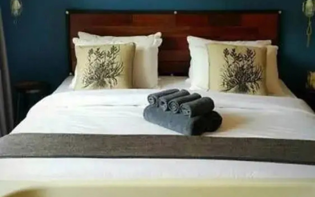 Guestroom 401