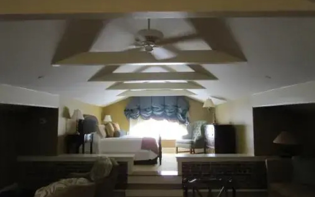 Woodlands Inn