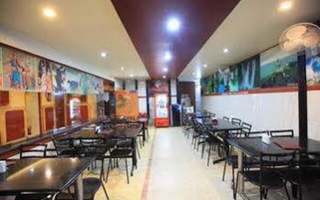 Zo Rooms Majestic Railway Station