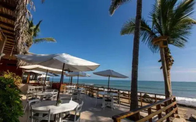 Casa de Playa Bungalows & Restaurant