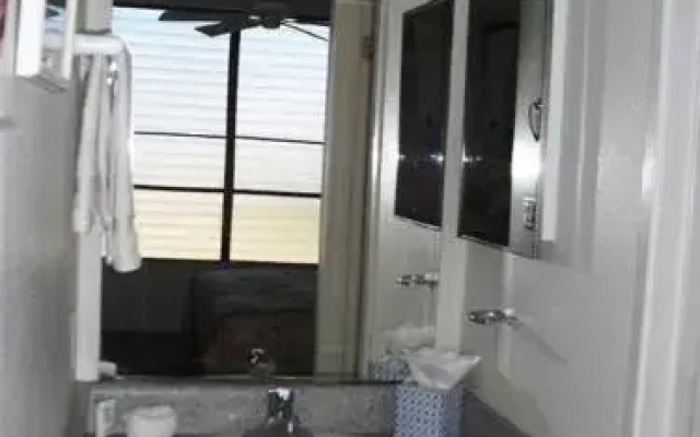Kihei Akahi D-415 - 2 Br Condo