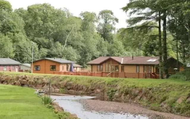 Lakeside Retreat