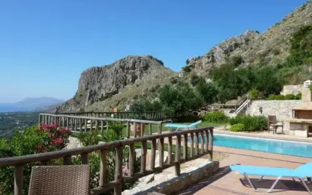 Malathiros Traditional Villas