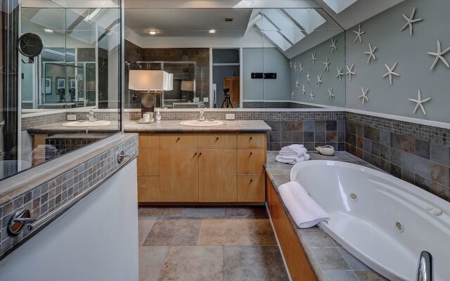 Pelican 7 by RedAwning