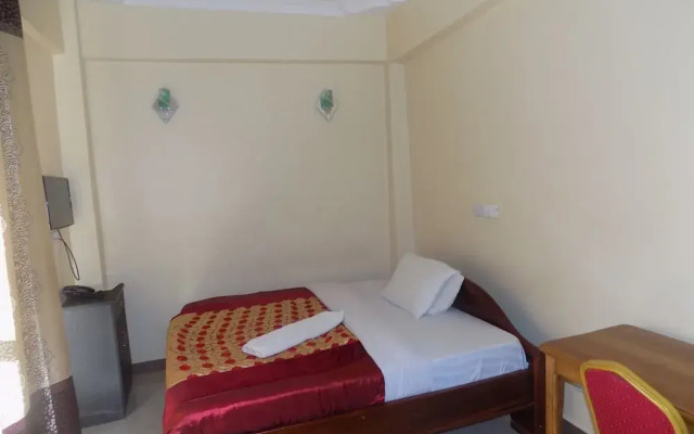 Machare British Hotel