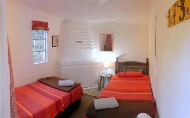 The Knoll Historical Guest Farm