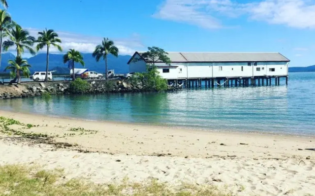 Luxury Beach Front - Tali Tiga