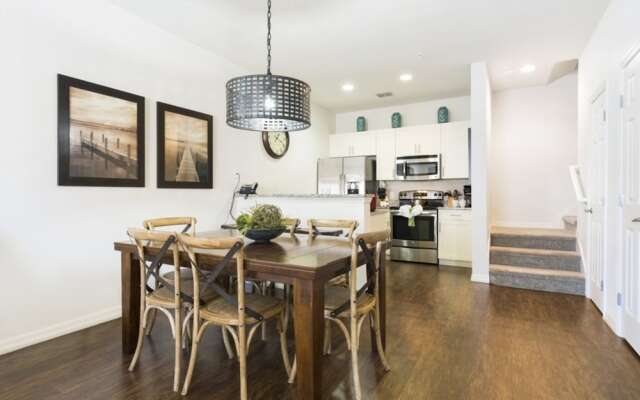 Lucaya Village - 2900 Edenshire 26-103