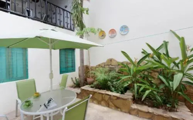 Casa Amarilla