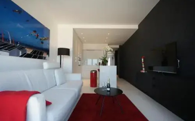 Luxe Apartment Filine