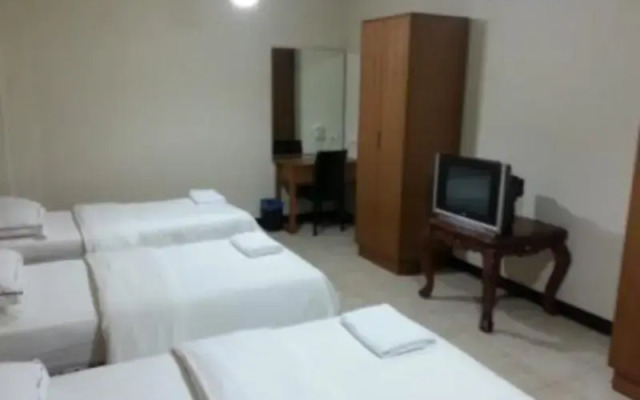 Bed and Bed Budget Inn