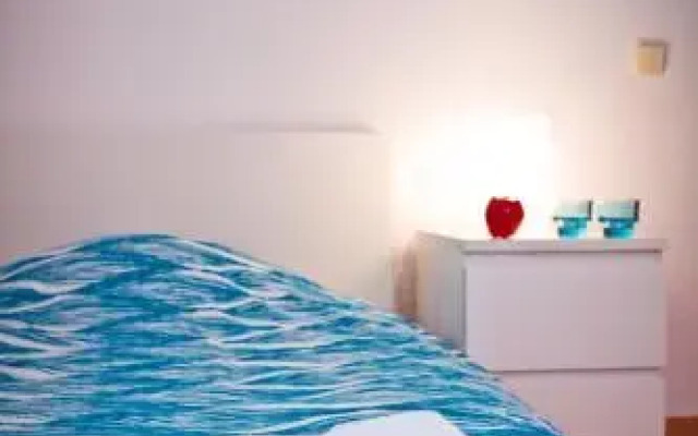 7 Island Surf House