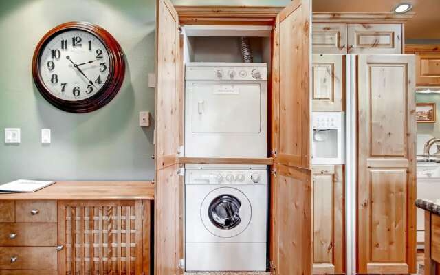 Jenna's Gem by RedAwning