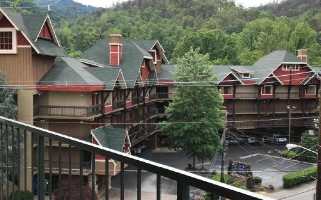 Downtown Gatlinburg Apartment