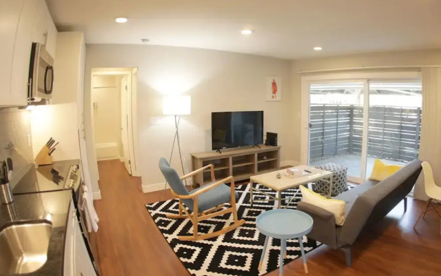 Kasa Mountain View Apartments