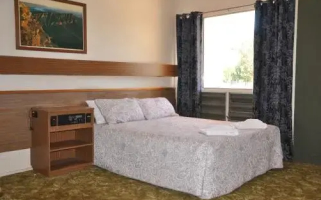The King's Own Hotel Motel