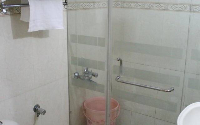 Collection O 30858 Hotel SP ROOMS