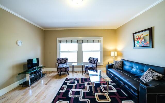 Hollywood Nights Apartment