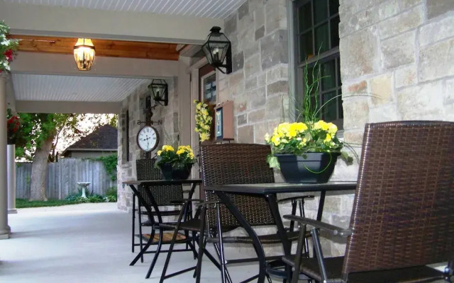 The Porch and Pillow