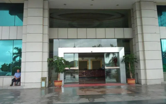 Yinhua Business Hotel (Zhuhai International Convention Center)