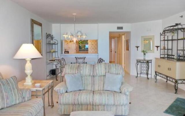 Som 813 - Somerset 2 Bedroom Condo by Redawning