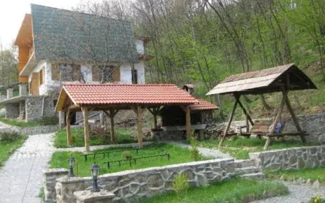 Vila Umbra Cetatii II