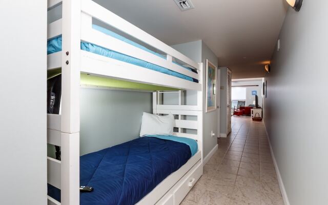 Pelican Isle 202 by RedAwning