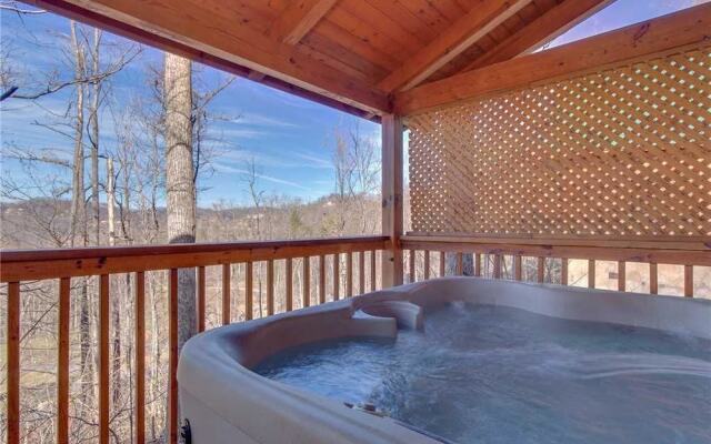 Bear Tracks - Two Bedroom Cabin