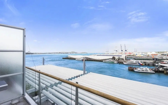 2BR 2 Level Penthouse with Seaviews