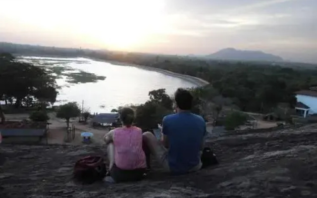 Lakeside eco Lodge