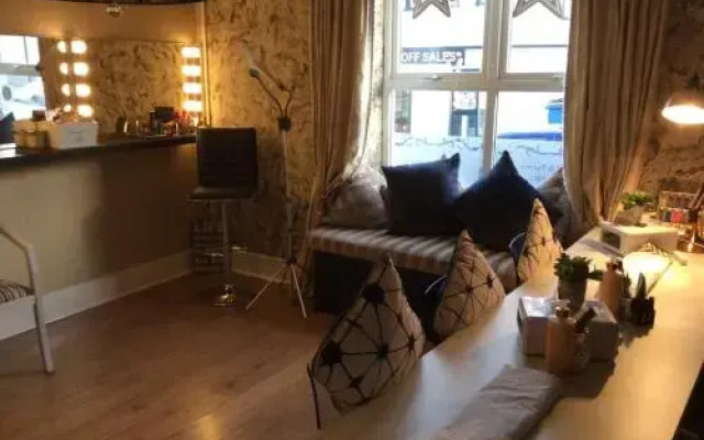 Comber Courtyard Apartment