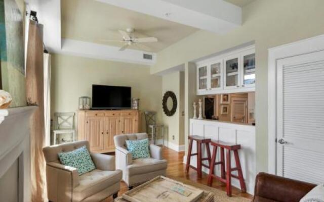 Downtown Carillon 4-303