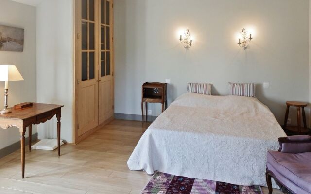 Ferme Familiale avec court de tennis