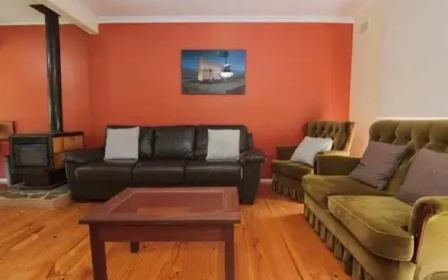 36 Bakers Gully Rd, Bright