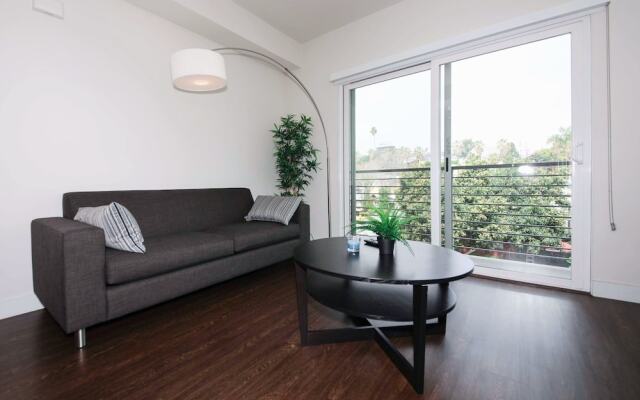 Hollywood Apartments by Barsala