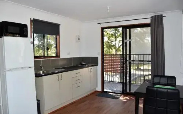 Mt Larcom Tourist Park