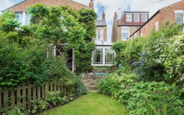 Veeve House Creighton Rd Queens Park