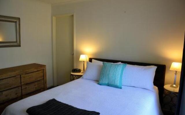 12 The Track, Bright