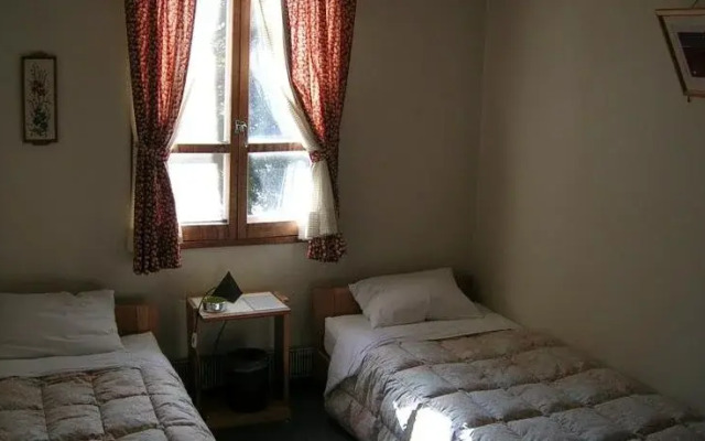 Petite Pension Green Grass