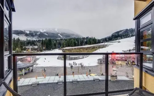 Carleton Lodge by Whistler's Best Accommodations