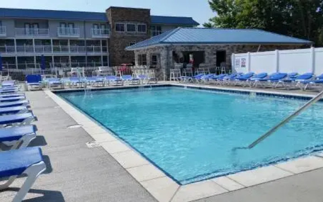 Put-in-Bay Waterfront Condo #111