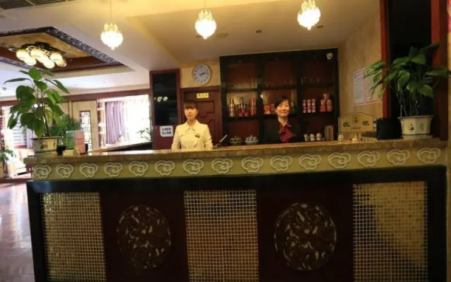 Yihuang Holiday Hotel